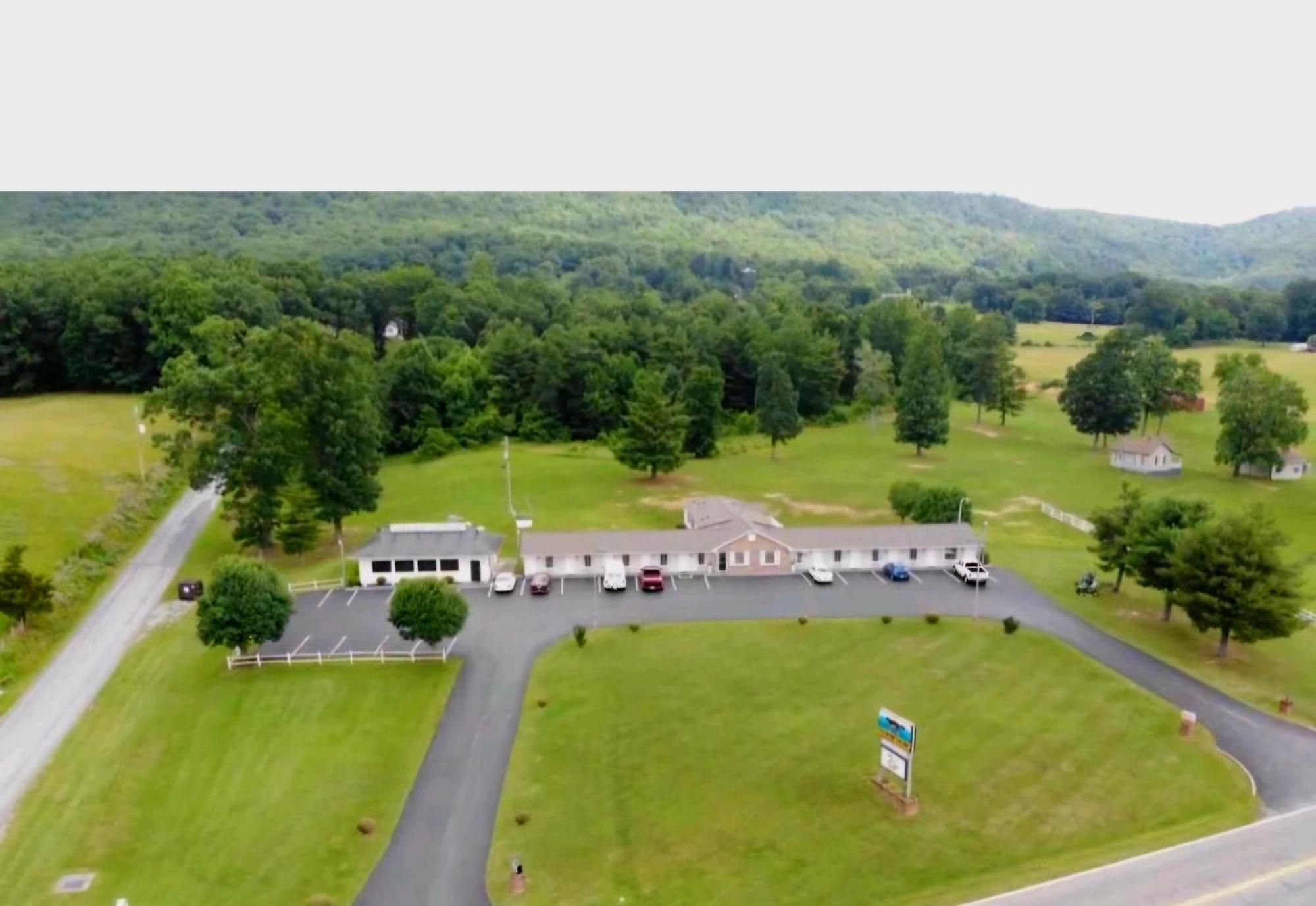 Fox Mountain Inn Max Meadows Exteriér fotografie